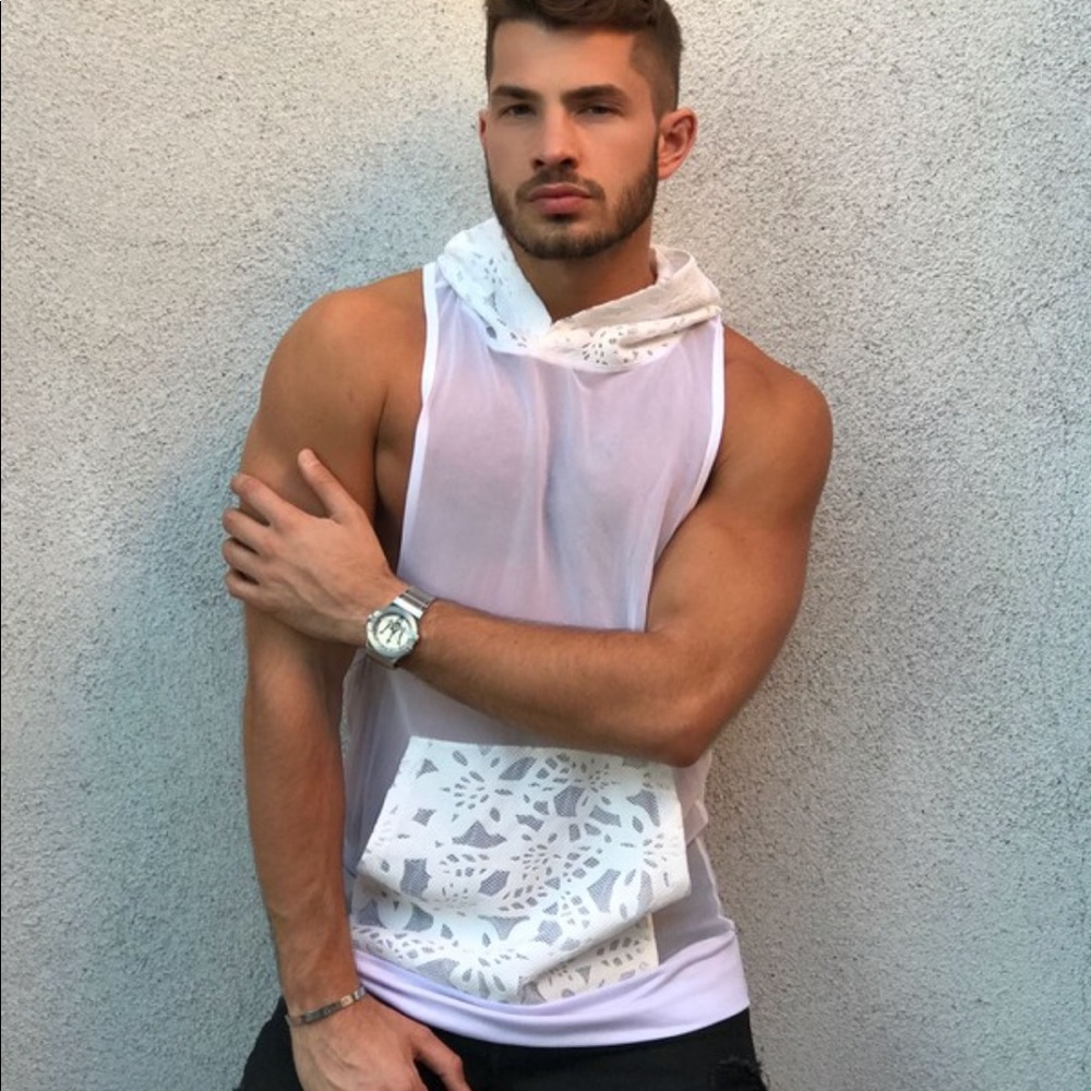 Mesh and Lace Sleeveless Hoodie Q1050